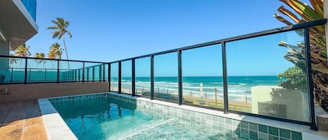 Deluxe Apartment | Pool | Outdoor pool