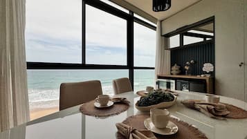 Deluxe Apartment | Dining