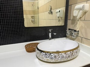 Bathroom - Nexus Resorts Hotel Plus (Kampala)