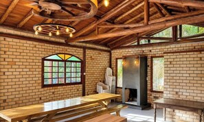 Premium Cottage, Pool Access, Mountain View | Dining