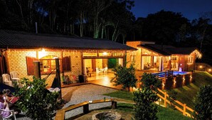 Cottage Premium, akses ke kolam renang, pemandangan gunung | Teras/patio