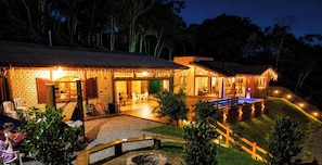 Premium Cottage, Pool Access, Mountain View | Terrace/patio