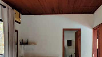 Casa de campo premium, acesso à piscina, vista para a montanha | Escrivaninha, espaço de trabalho para notebook, Wi-Fi de cortesia