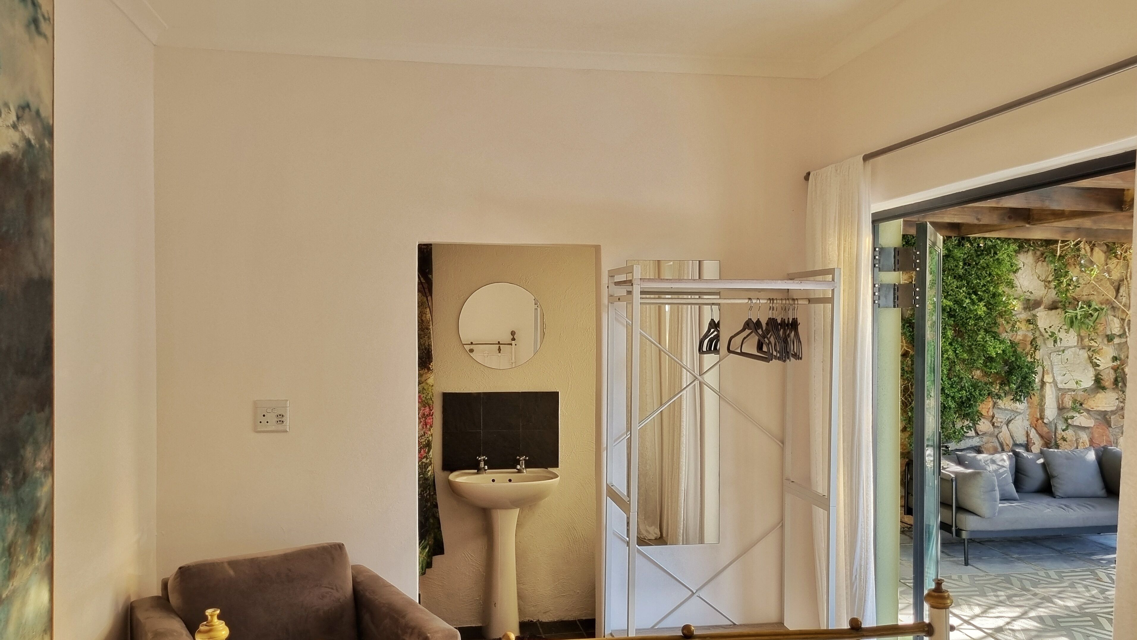 Stoeplife Is A Sun-and-wind-sheltered Cottage In The Heart Of Kommetjie - Cape Town
