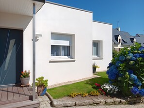 Exterior detail - Le 32 Guest Room – Room 2km from the Beach (Fouesnant)