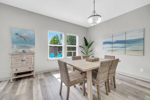 Dining - 🏖️Walk to Beach | Great Location | Fire Pit | Sandy Shores🏖️ (Panama City Beach)