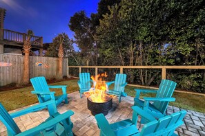 Terrace/patio - 🏖️Walk to Beach | Great Location | Fire Pit | Sandy Shores🏖️ (Panama City Beach)