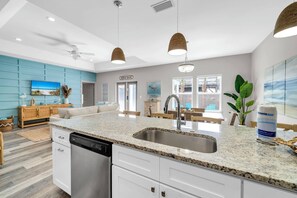 Interior - 🏖️Walk to Beach | Great Location | Fire Pit | Sandy Shores🏖️ (Panama City Beach)