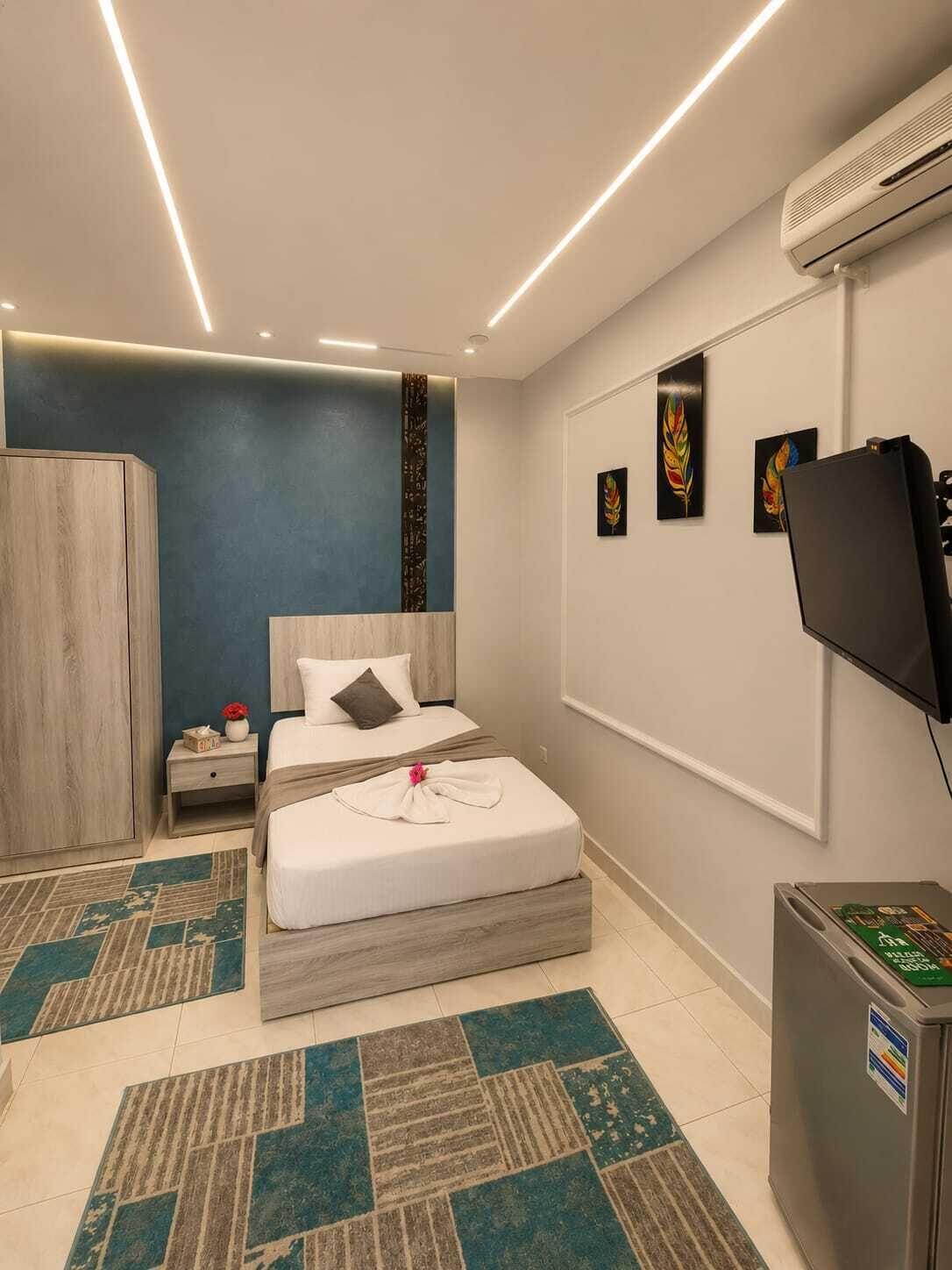 Deluxe Double or Twin Room, Balcony, River View | Egyptian cotton sheets, premium bedding, Select Comfort beds, minibar