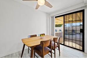 Outdoor dining - Monthly Palm Springs Oasis: Pool & Workspace (Cathedral City)