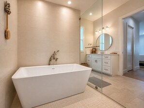 Dusche, Whirlpool, Handtücher