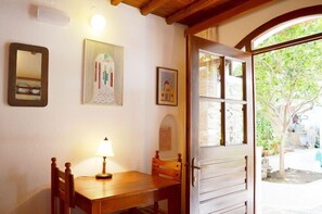 Dining - Pinelopi Villa (Mykonos)