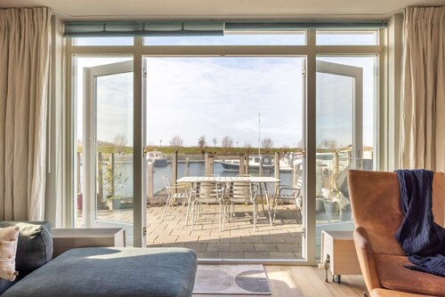 Holiday home by the water in Kortgene | Loswal 19