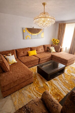 Living area - Cozy Retreat in Nakuru (3 bedroom)
7 minutes fromthe Mall (Nakuru)