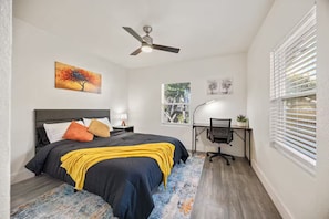 Room - Charming Alameda Retreat / Cozy 2BR w/Private Yard (Alameda)