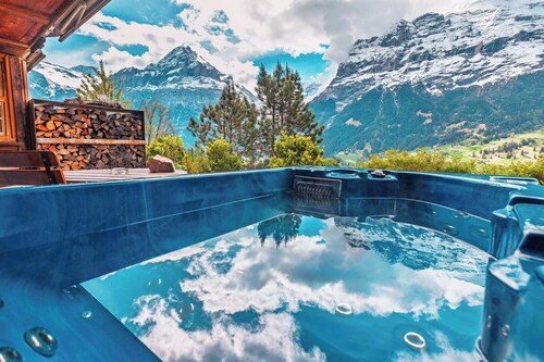 Surfers Sunset Spa | Jacuzzi & Panoramic Terrace