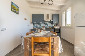 Dining - Moon – Double Room with Private Bathroom (Quartu Sant'Elena)