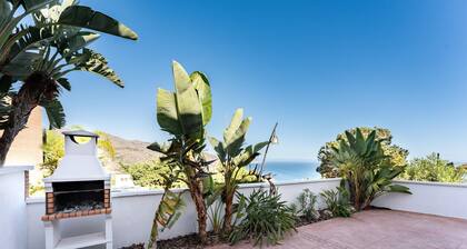 Villa in Granada With Private Terrace