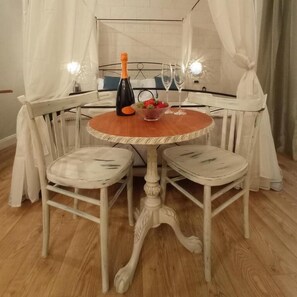 Junior Suite, Private Bathroom | In-room safe, soundproofing, iron/ironing board, free WiFi