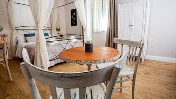 Suite Junior, salle de bains privée | Restauration