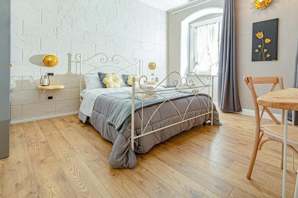 Superior Double Room, Private Bathroom | In-room safe, soundproofing, iron/ironing board, WiFi (free)