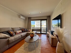 TV - VILAMOURA CHARMING 2 WITH POOL by HOMING (Vilamoura)