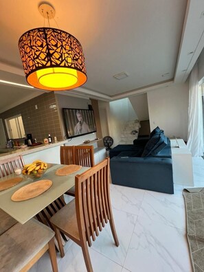 Living area - House in São Pedro da Aldeia - Daily and Seasonal Rentals (São Pedro da Aldeia)