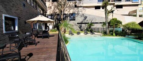 LĂ€genhet Comfort - balkong - utsikt mot poolen | Pool