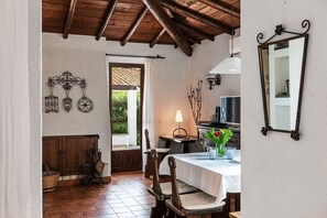 Dining - Villetta 21 Costa Rei – Exclusive Beachside Retreat (Costa Rei)