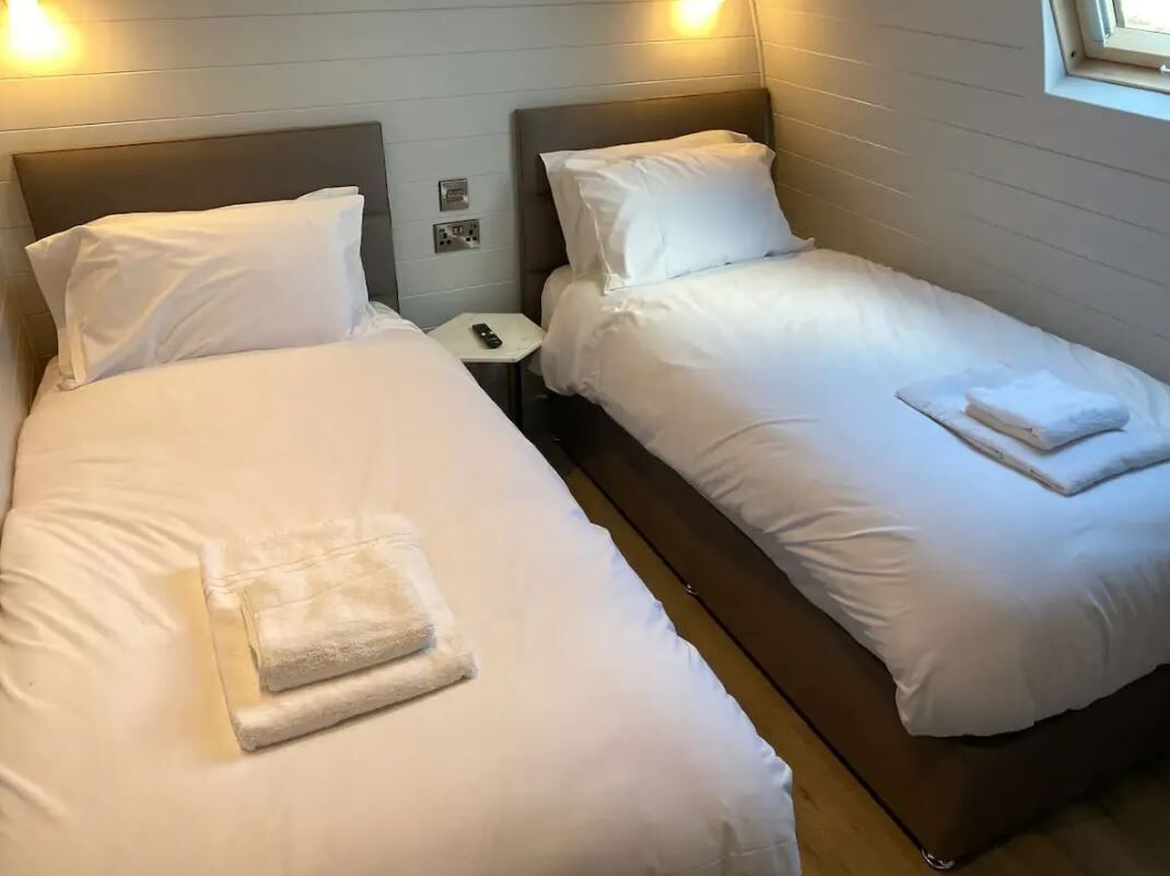 2 chambres, fer et planche à repasser, Wi-Fi gratuit, draps fournis