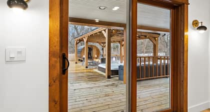 New! Walk to Water, Shops | Hot Tub, Sauna & Games