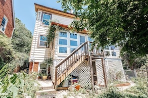 Exterior - The Gardens at Oma's: Sleeps 8 + Walk Downtown (Staunton)