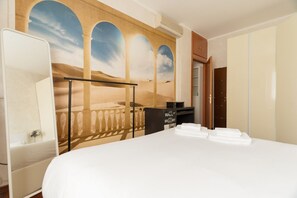 2 bedrooms, iron/ironing board - GuestHost - Comfortable 60m2 apartment, ideal for 4, on the 4th floor of a building with lift (steps to reach it). Located in Fiera Milano City between Portello and CityLife, a historic exhibition area now transformed into the Allianz MiCo convention cen (Milan)