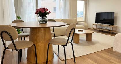 Cozy Downtown Apartment with Private Finnish Sauna
