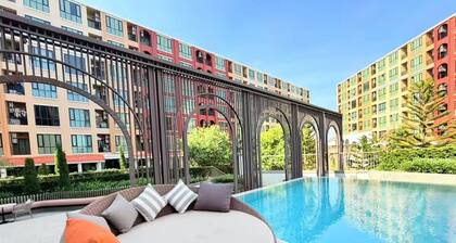 Luxurious 1 and Half Bedroom Condo With Resort-style Amenities in Nonthaburi