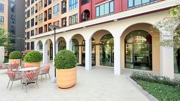 Condo, 3 Bedrooms, Smoking | Outdoor dining