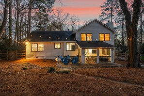 Exterior - Pool, Hot Tub, Movie & Game Room, Sauna - Luxurious Escape (Marietta)