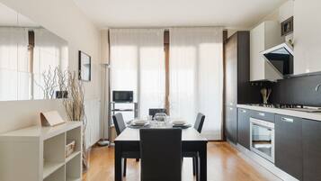 Kühlschrank, Mikrowelle, Geschirrspüler