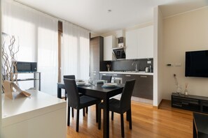 Dining - GuestHost - Modern 48m2 apartment, ideal for up to 5 people, located on the 9th floor of a building with lift.The accommodation is located 2 steps from the City Life district, the new place to be in Milan, an ideal place for shopping, a new concept of  (Milan)