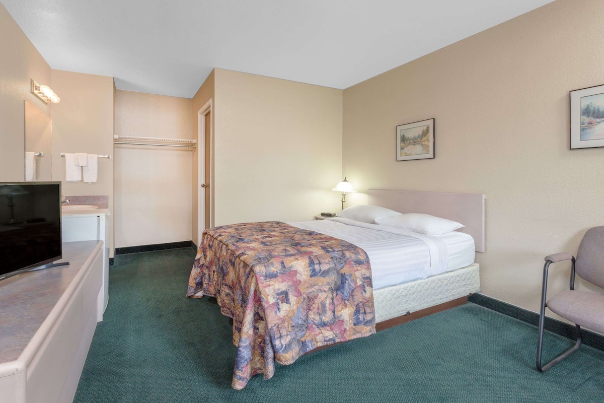 Room, 1 Queen Bed, Non Smoking