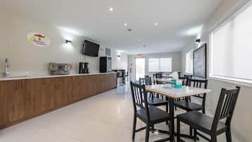 Breakfast area