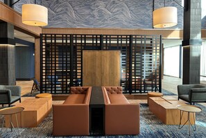 Lobby - Sugar Creek Hotel, Trademark Collection By Wyndham (Hinton)
