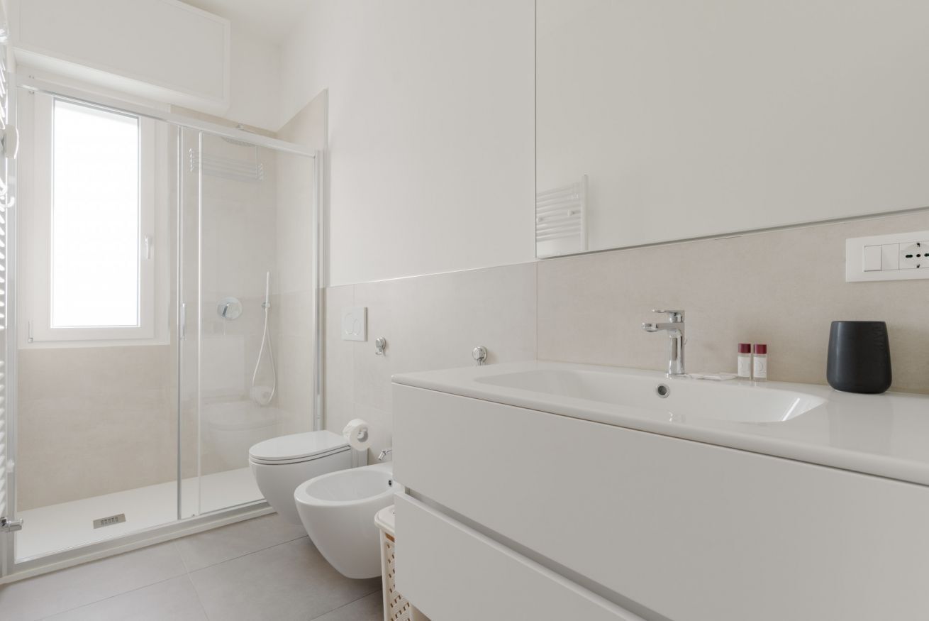 Bruser, bidet, håndklæder