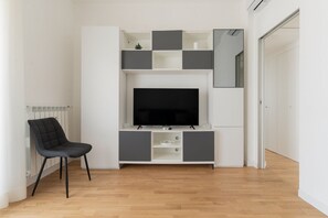 Interior - GuestHost - Cozy 50m2 apartment, perfect for 4 people, located on the 7th floor of a building with lift in the Calvairate district, the eastern area of ​​the city of Milan, a stone's throw from Porta Romana.The apartment is well connected to the cent (Milan)