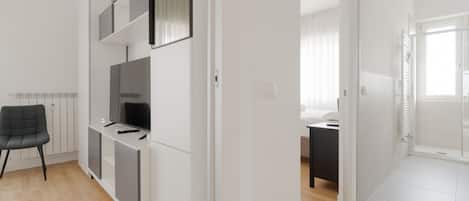 2 bedrooms, iron/ironing board