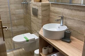 淋浴設備、風筒、提供毛巾、洗頭水
