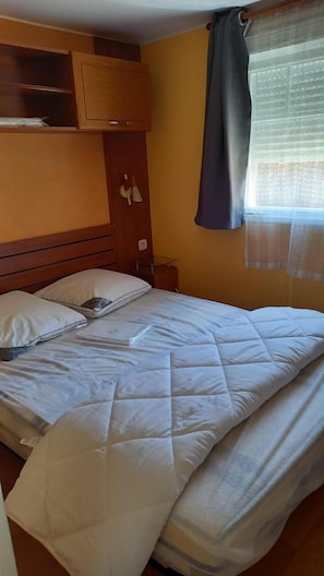 2 chambres, fer et planche à repasser, Wi-Fi gratuit