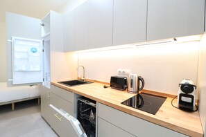 電子レンジ、コーヒー / ティーメーカー、電気ポット、トースター