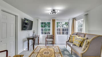 House (3 Bedrooms) | Front of property