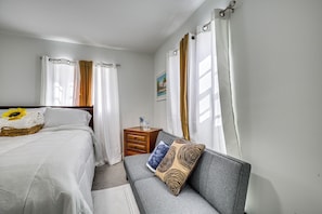 House (3 Bedrooms) | Interior - Cozy Fort Lauderdale Home w/ Yard: 7 Mi to Beaches (Fort Lauderdale)